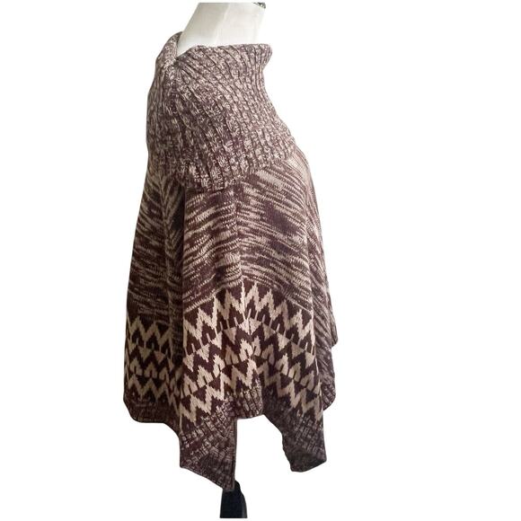 Boutique Knitted Pancho Tan Brown Aztec Design Size L/XL Cowl Neck Buttons - Picture 13 of 16
